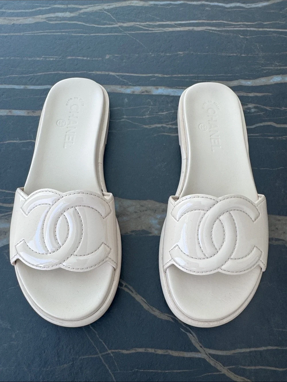 CHANEL Cream Patent CC Logo Slide Sandals